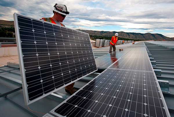 Mantenimiento paneles solares fotovoltaicos